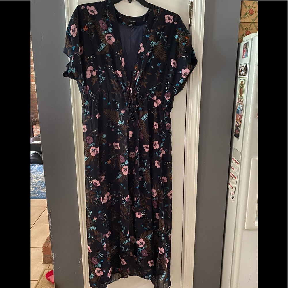 Pretty navy flower dress